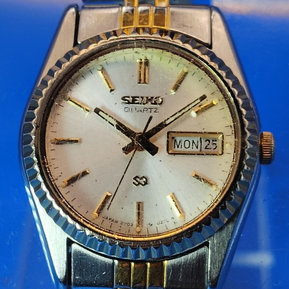Vintage 1989 Seiko SQ 3Y03-0169 Day-Date 27mm Women's Two Tone Quartz Watch